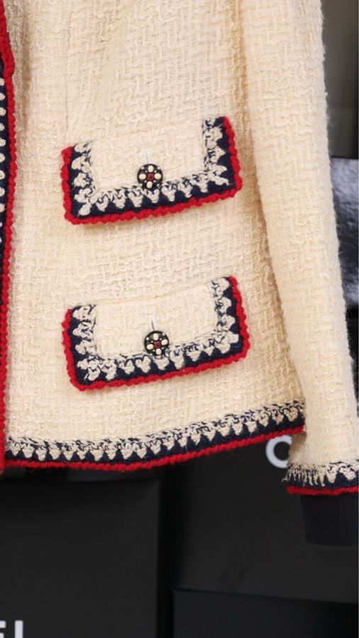 Chanel 06年高级手工坊系列奶白色蓝红滚边琉璃扣四口袋外套-20