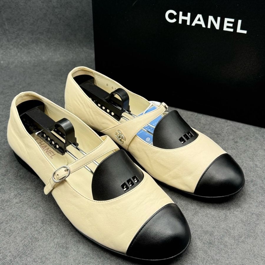 Chanel香奈兒 黑白拼色瑪麗珍低跟平底鞋單鞋 鑽扣雙c 37碼已貼底-0