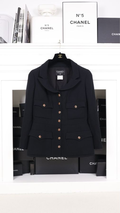 Chanel 96年黑色羊毛琉璃扣四口袋上衣外套-0