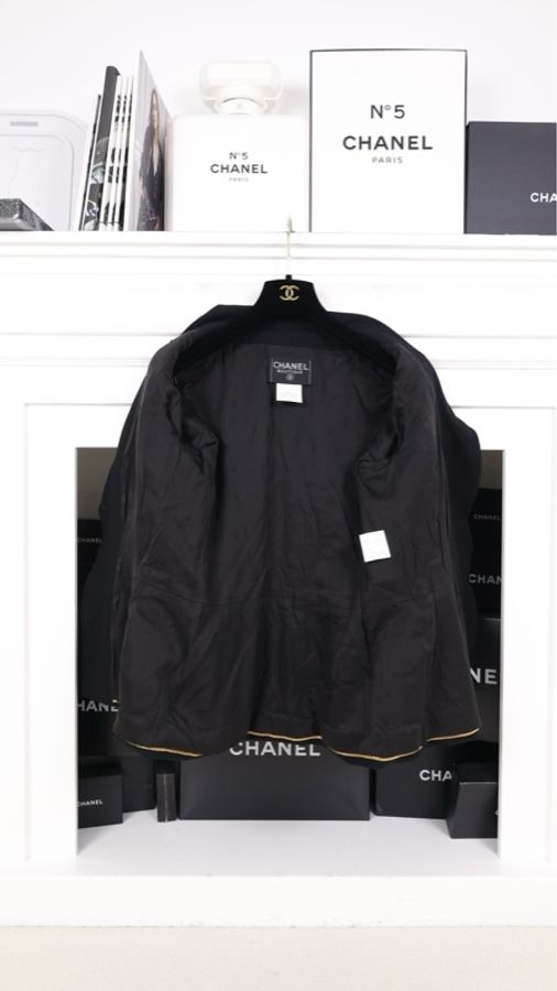Chanel 96年黑色羊毛琉璃扣四口袋上衣外套-4