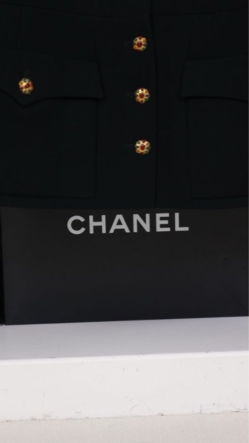 Chanel 96年黑色羊毛琉璃扣四口袋上衣外套-9