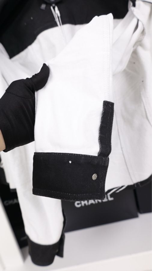 Chanel 22C秀款丹宁牛仔黑白涂鸦牛仔上衣夹克-11