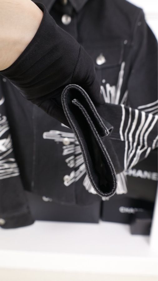 Chanel 22C秀款丹宁牛仔黑白涂鸦牛仔上衣夹克-14