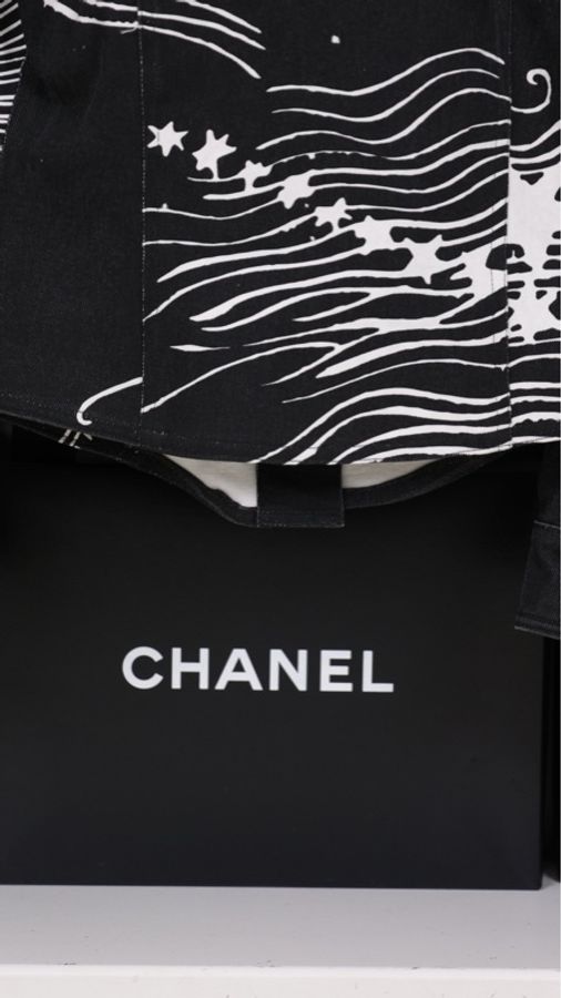 Chanel 22C秀款丹宁牛仔黑白涂鸦牛仔上衣夹克-26