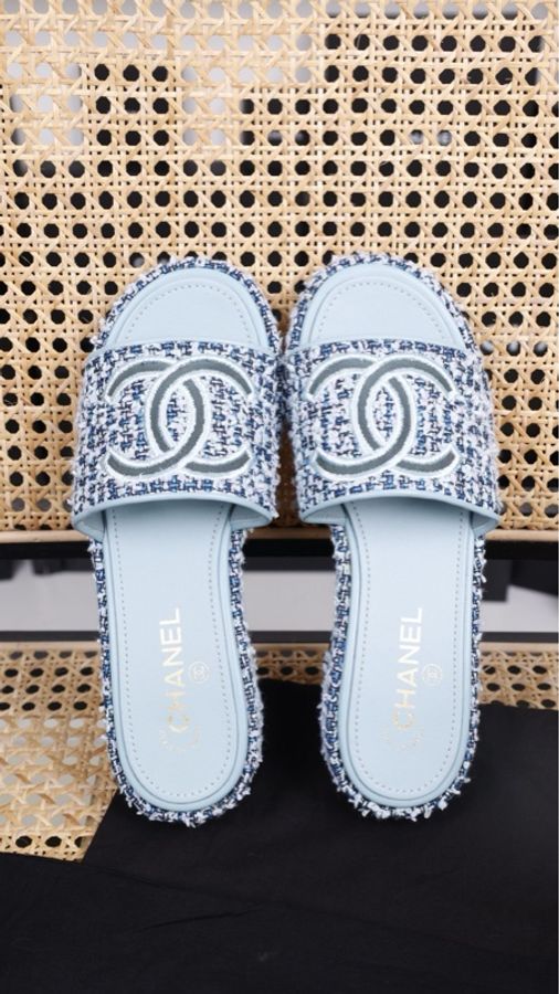 Chanel 20C蓝色粗花呢cc拖鞋-0
