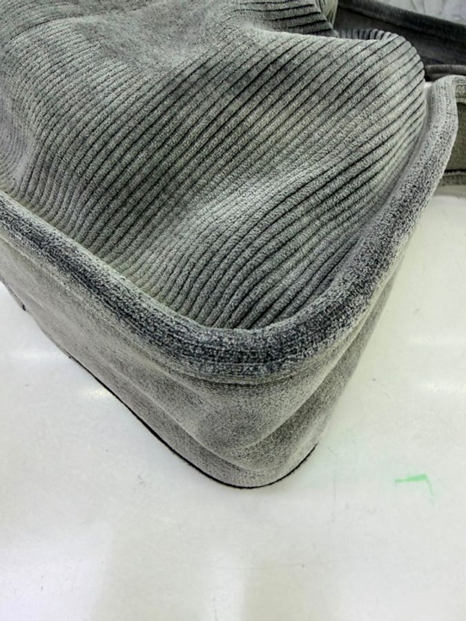 這款是由 Alexander Wang 設計的 Ryan Large 單肩包，-3