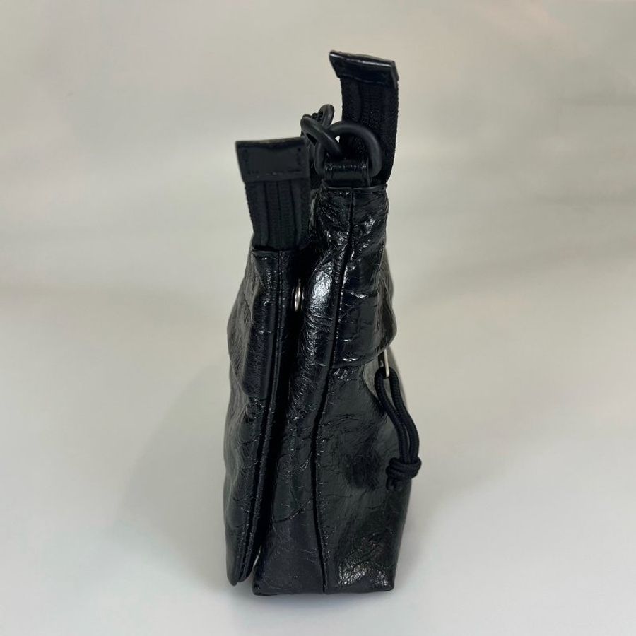 BALENCIAGA 873182 黑爆裂紋肩背包-2
