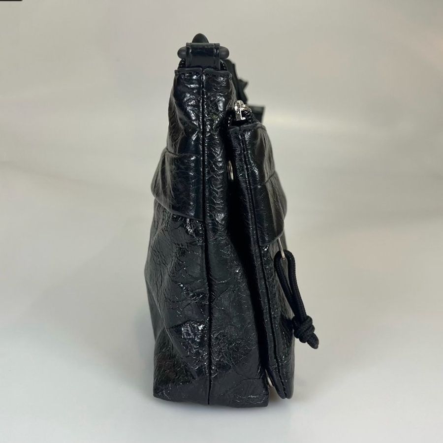 BALENCIAGA 873182 黑爆裂紋肩背包-3