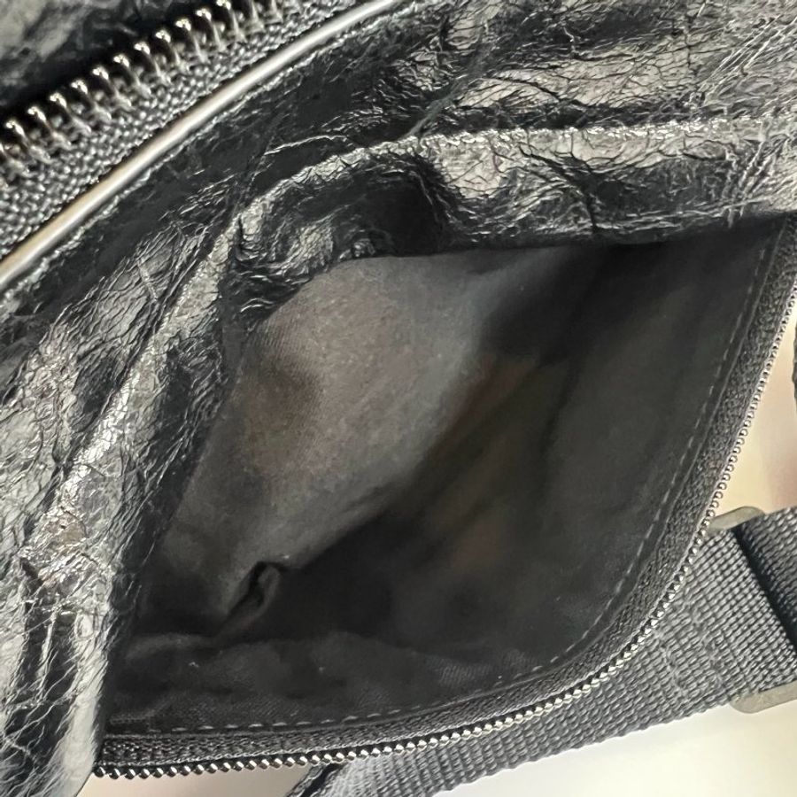 BALENCIAGA 873182 黑爆裂紋肩背包-13