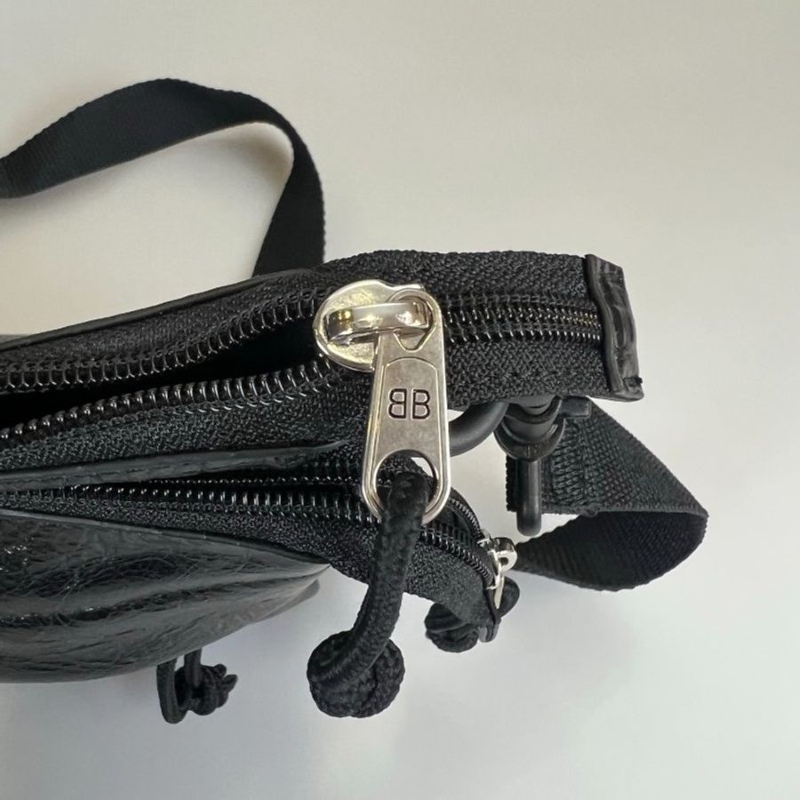 BALENCIAGA 873182 黑爆裂紋肩背包-17
