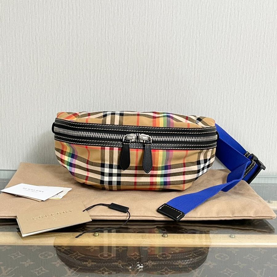 BURBERRY 經典彩虹格紋腰包 30*14*4 98新配件塵袋 吊牌-2