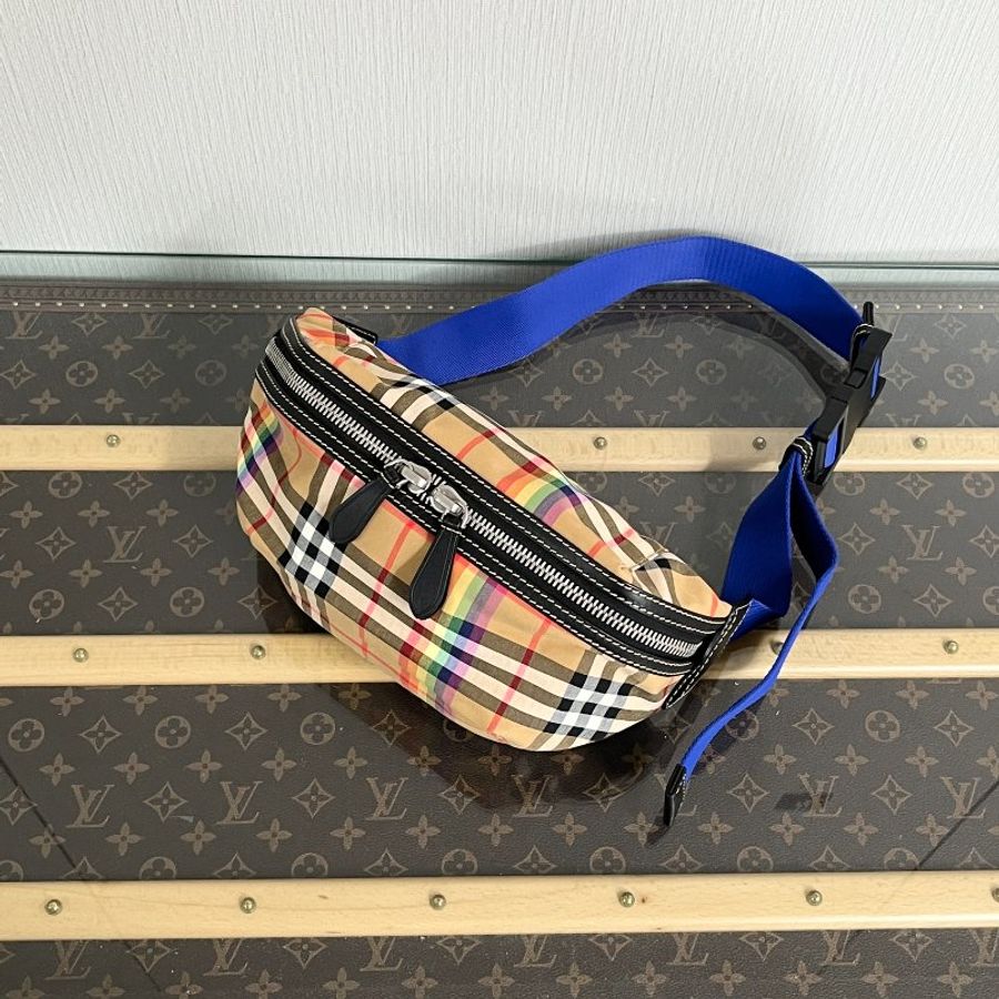 BURBERRY 經典彩虹格紋腰包 30*14*4 98新配件塵袋 吊牌-4