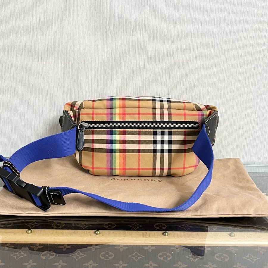 BURBERRY 經典彩虹格紋腰包 30*14*4 98新配件塵袋 吊牌-7