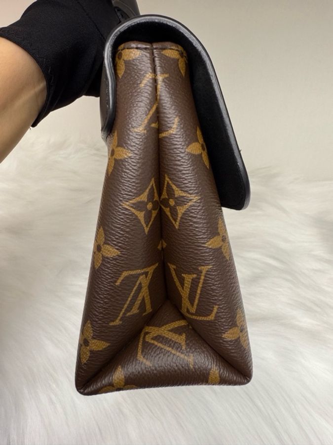 路易威登 Louis Vuitton  LockyBB黑色老花鎖頭包 Monogram 塗層帆布與光滑牛皮革  晶片款尺寸：20.0x 16.0x 7.5 cm-3