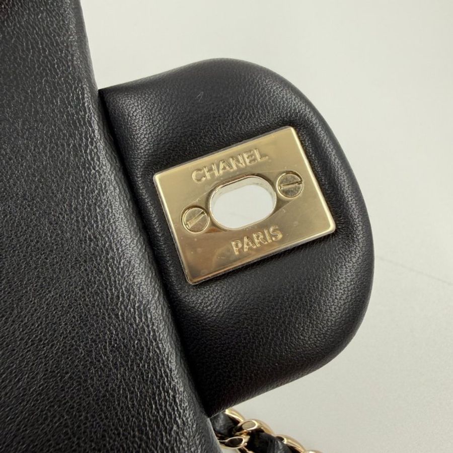 CHANEL - 黑色淡金釦菱格羊皮COCO  Handle  mini 20cm-19