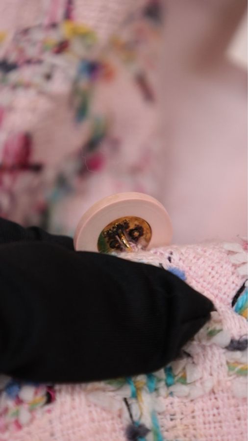 Chanel 95年芭比系列秀款粉彩色粗花呢立领外套半裙套装-27