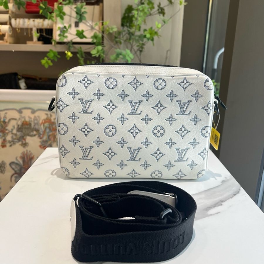 LV  郵差包 芯片款 底長約24 內裡子袋缺失-1