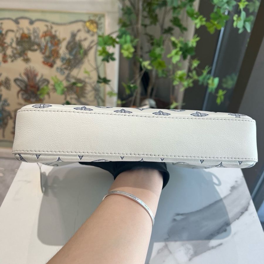 LV  郵差包 芯片款 底長約24 內裡子袋缺失-2