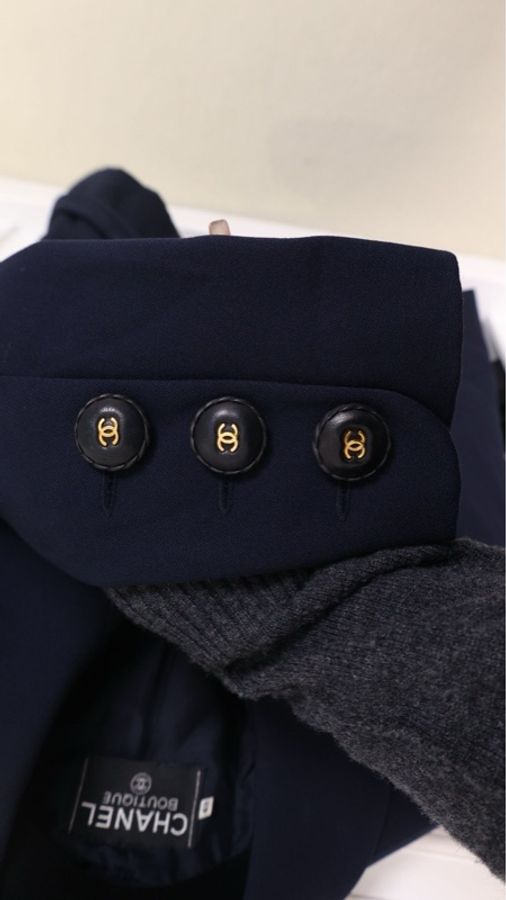 Chanel 92年黑金皮扣四口袋西装外套上衣-8