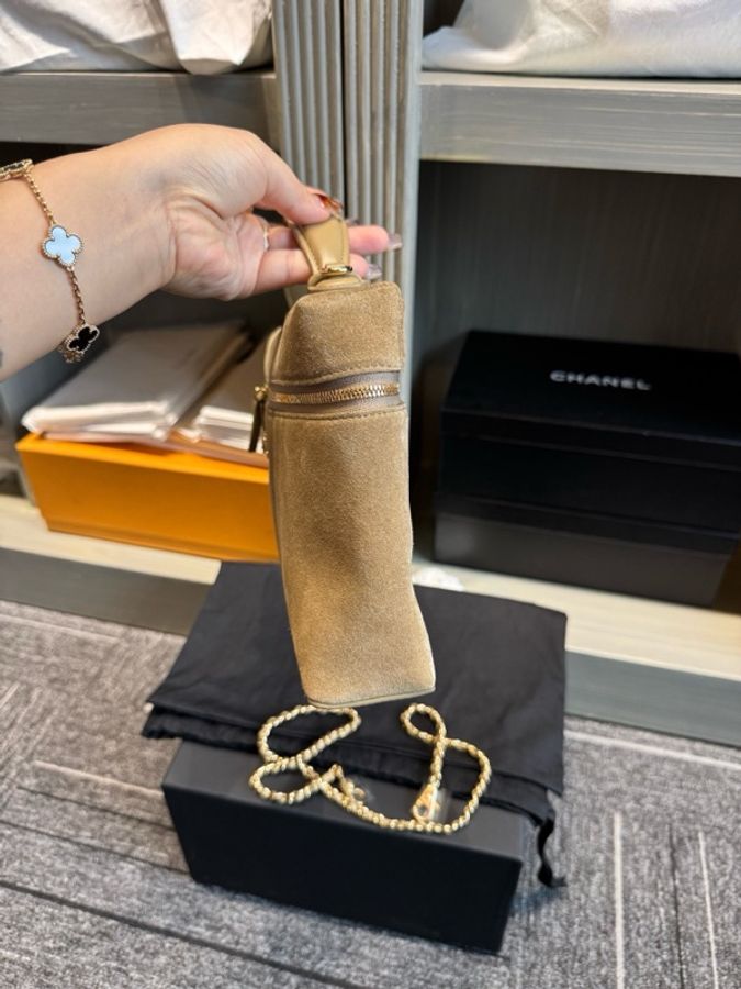 Chanel 香奈兒 26A駝色麂皮大號LP飯盒包 6月購入-4