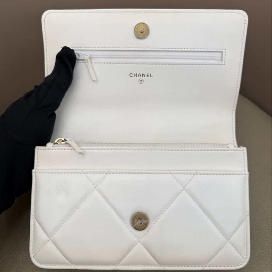 CHANEL 香奈兒 白色金扣19bag woc 芯片款-6
