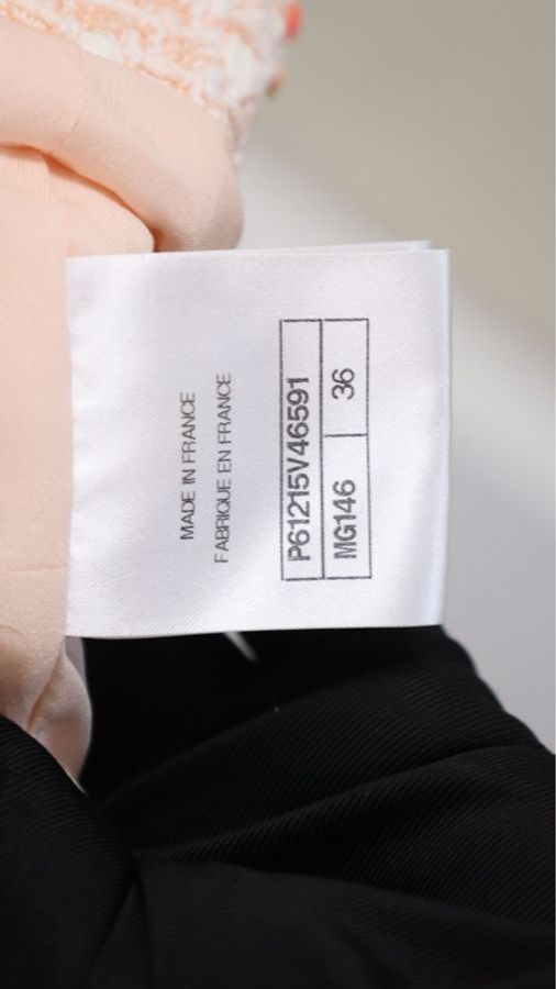 Chanel 19年沙滩系列秀款粉色糖豆琉璃扣两口袋外套FR36-33