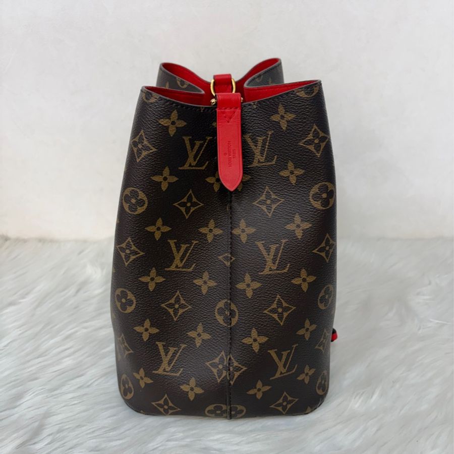 LV M44021 NEONOE 老花紅皮革水桶包 水桶包 肩背包 斜背包 香檳包-2
