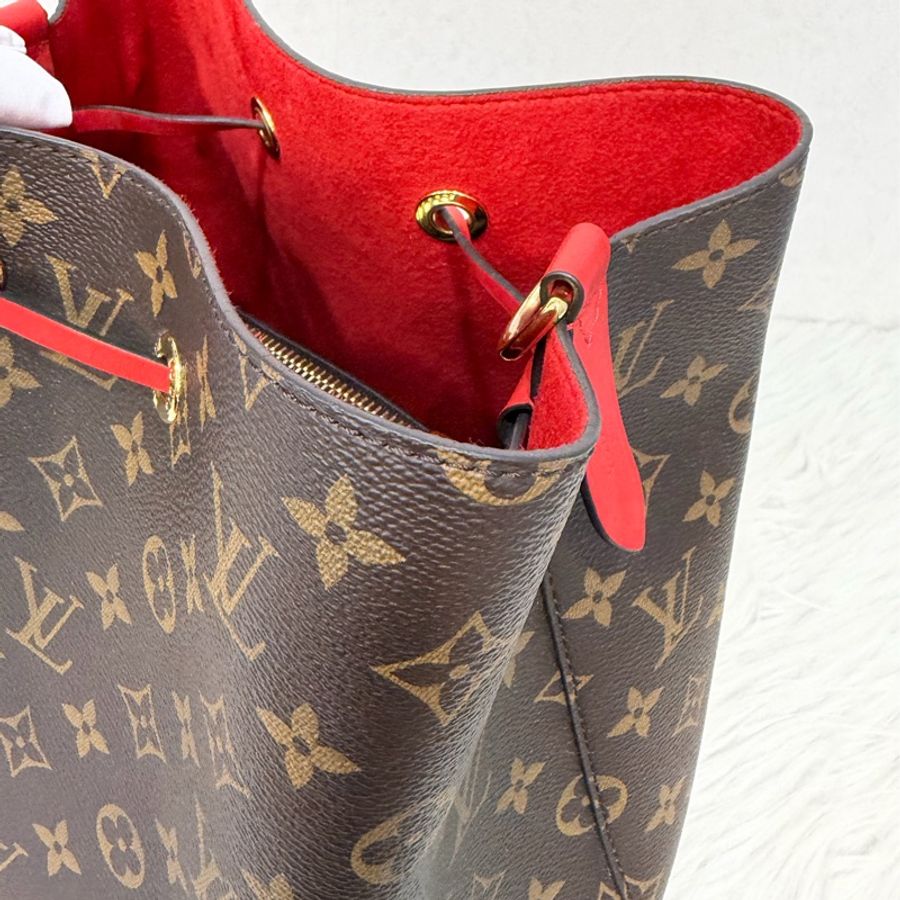 LV M44021 NEONOE 老花紅皮革水桶包 水桶包 肩背包 斜背包 香檳包-20