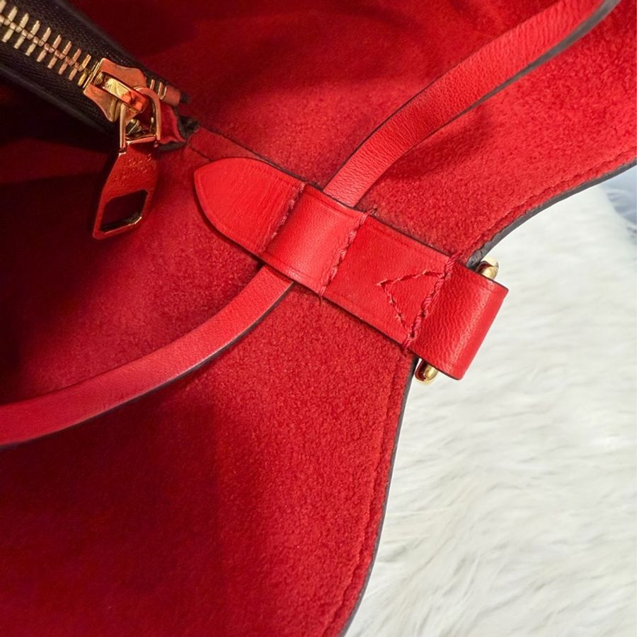LV M44021 NEONOE 老花紅皮革水桶包 水桶包 肩背包 斜背包 香檳包-24