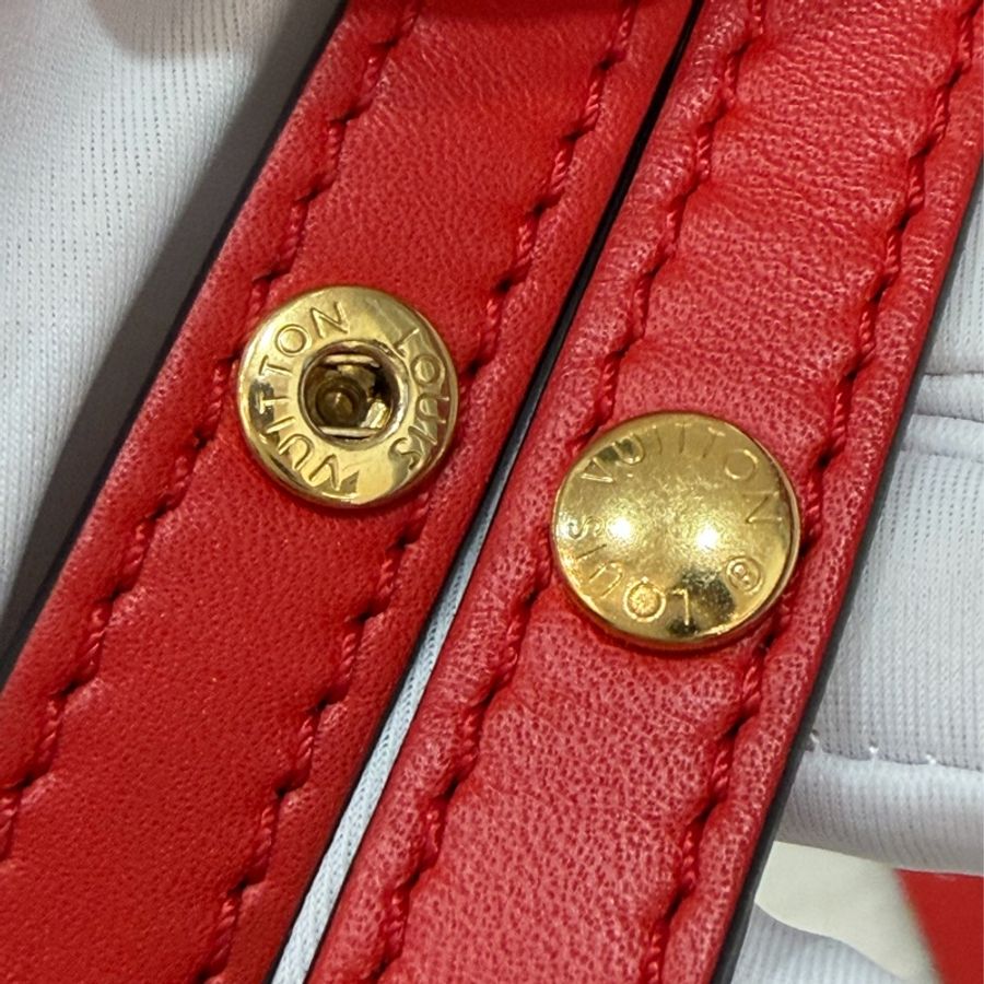 LV M44021 NEONOE 老花紅皮革水桶包 水桶包 肩背包 斜背包 香檳包-47