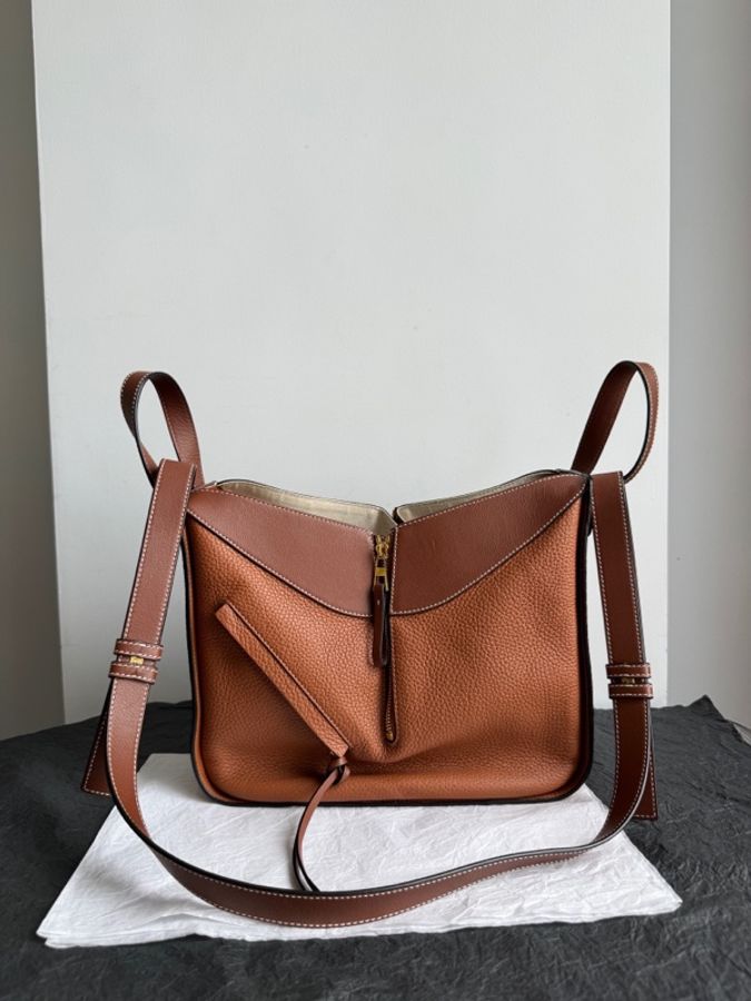 Loewe羅意威 Hammock小號吊床包,荔枝皮-2