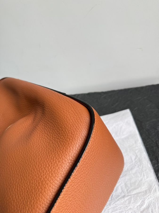 Loewe羅意威 Hammock小號吊床包,荔枝皮-6
