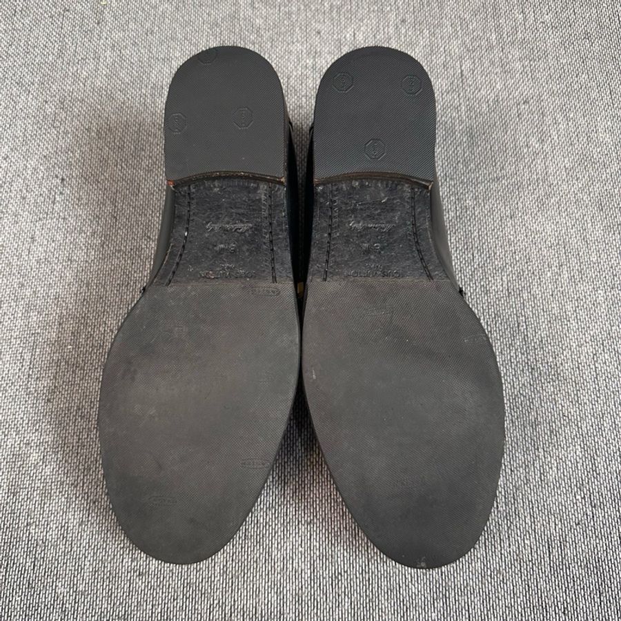 Louis Vuitton /路易威登 黑色亮面皮革LV金屬扣 樂福鞋 已贴底尺碼:42-5