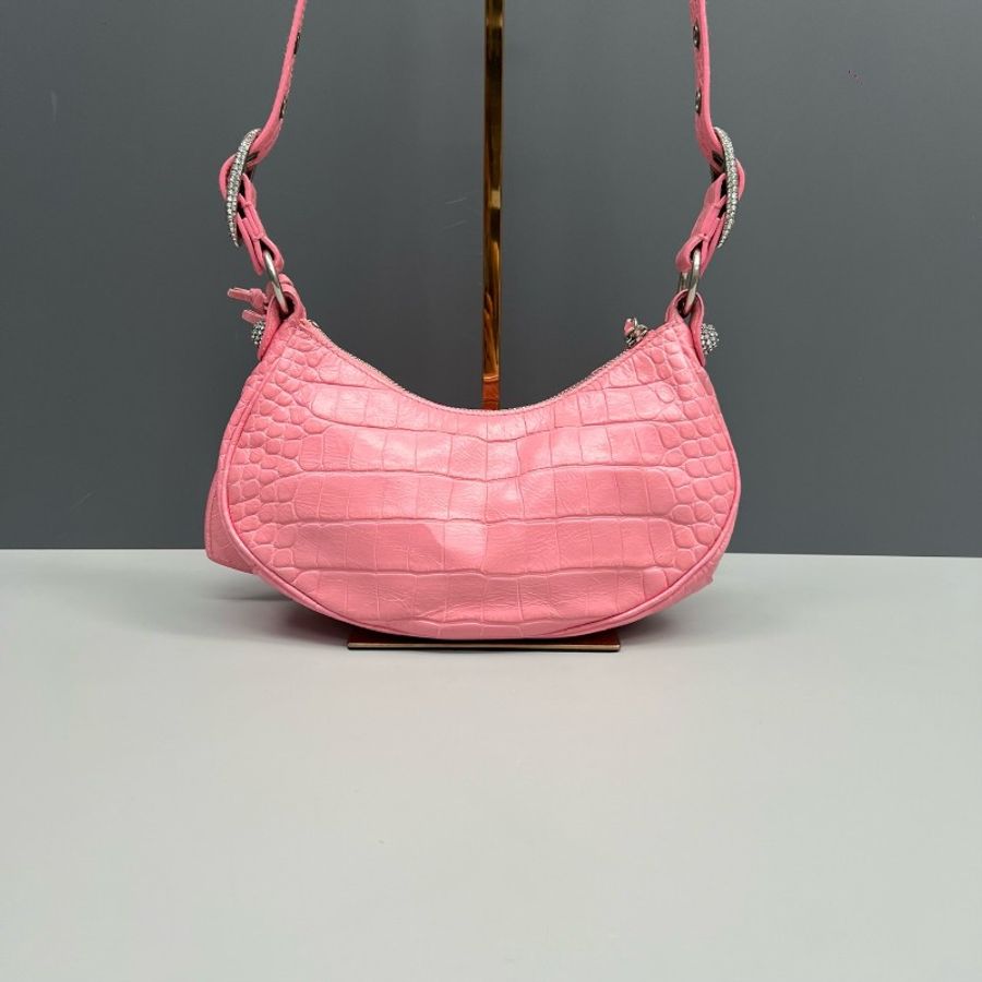 Balenciaga巴黎世家 粉色鱷魚壓紋鑽扣Le Cagole月牙包-1