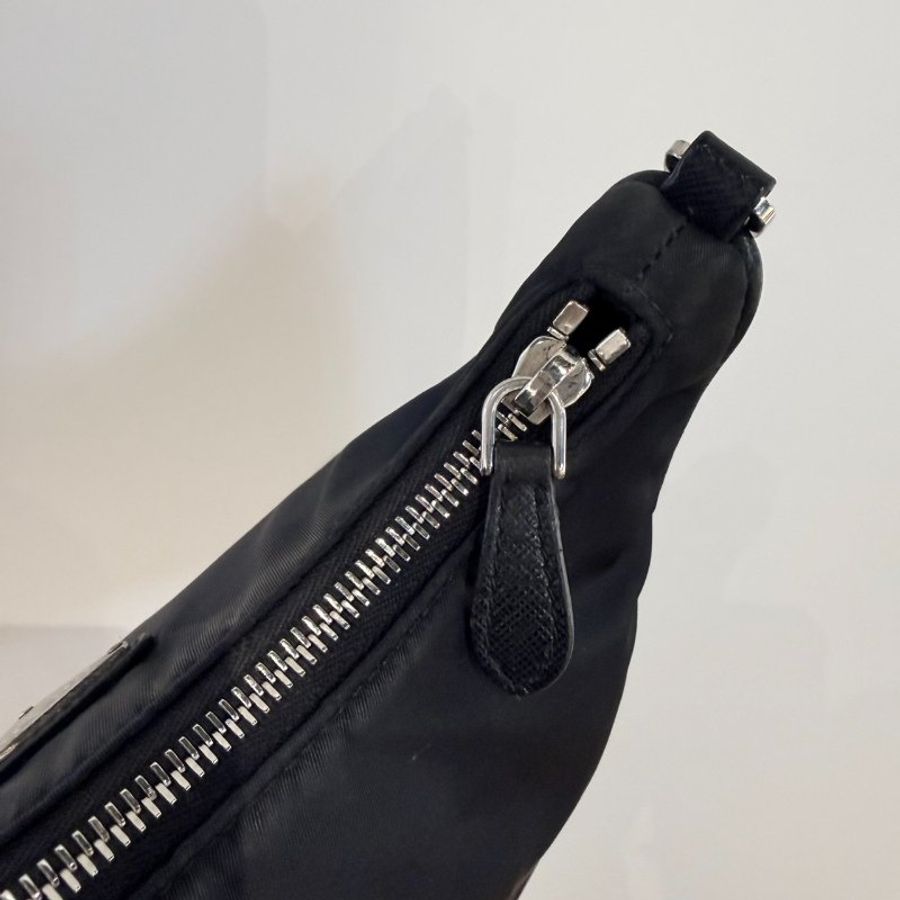 Prada Re-Edition 2005 Re-Nylon 肩背包-4