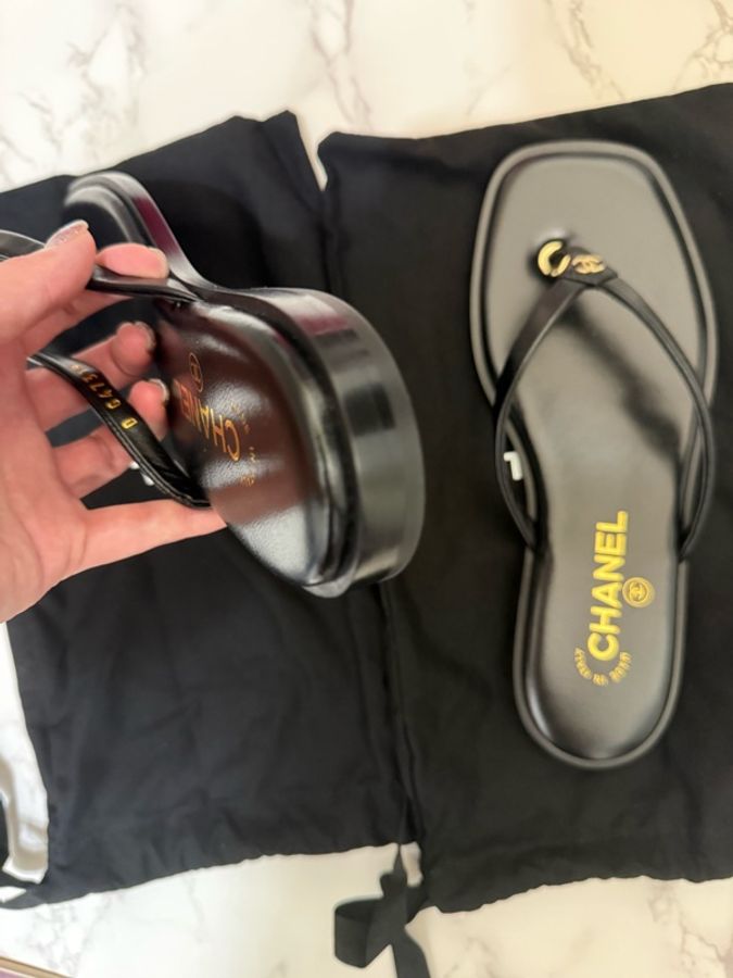 💖Chanel 26a 黑色 夾腳 拖鞋 涼鞋💖 全新全配 37號 黑色 (不議)-8