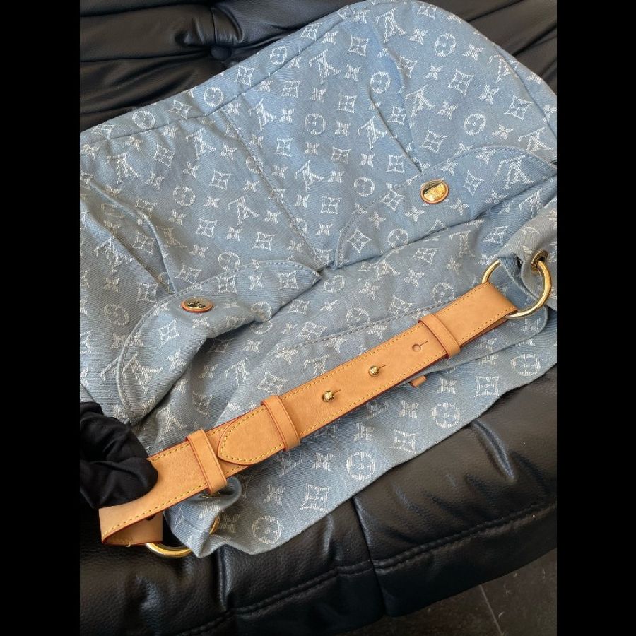 LV路易威登delightful丹寧牛仔單肩包
原始好成色 無髒汙氧化發黃 淺藍色牛仔布配金色五金 好成色。-3