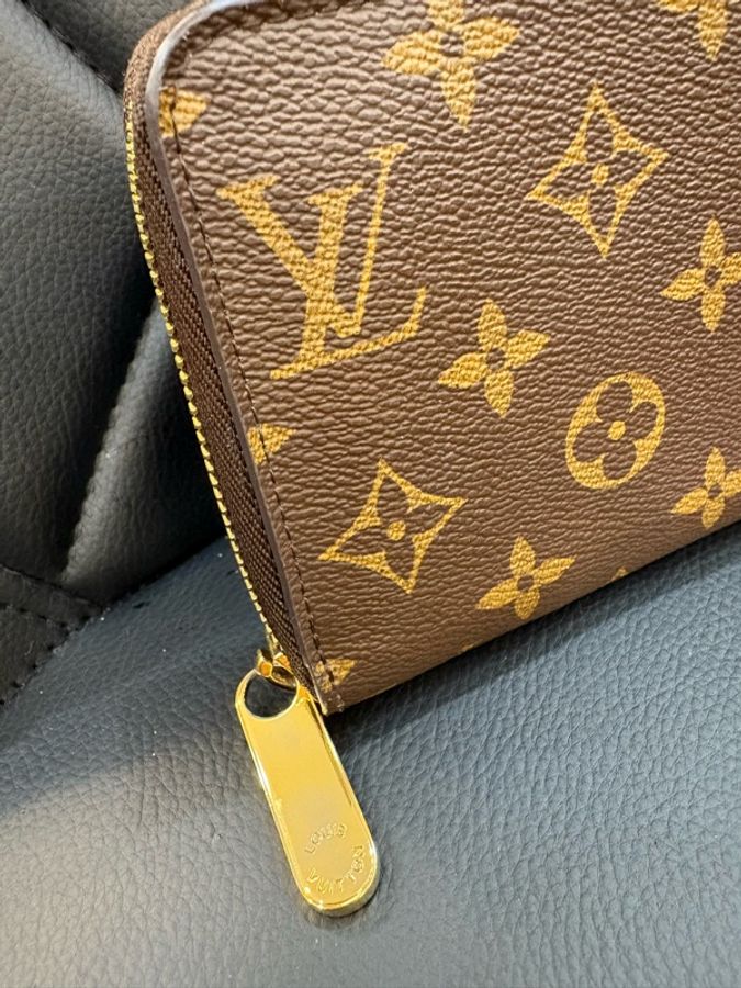 LV 經典老花拉鍊長夾 8卡-1
