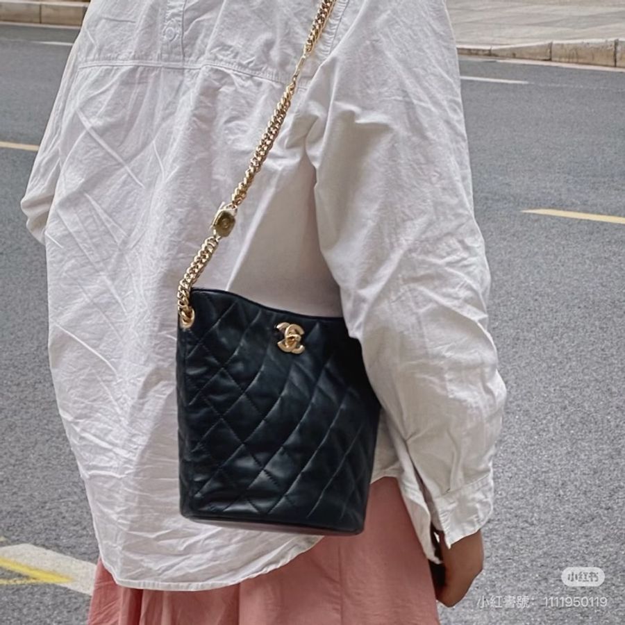 Chanel香奈兒 23C琺瑯 hobo水桶包 黑金-0