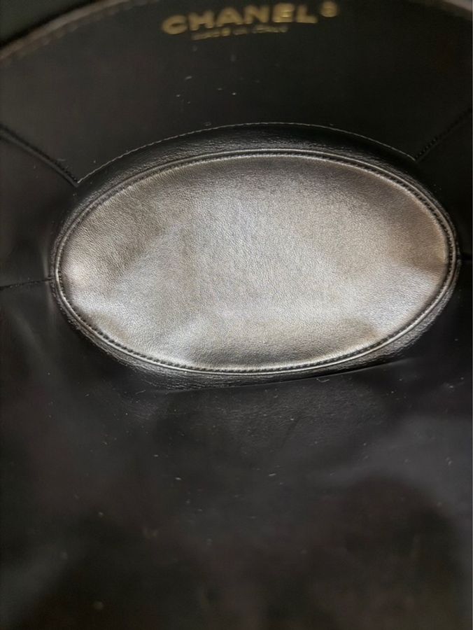 Chanel香奈兒 23C琺瑯 hobo水桶包 黑金-26