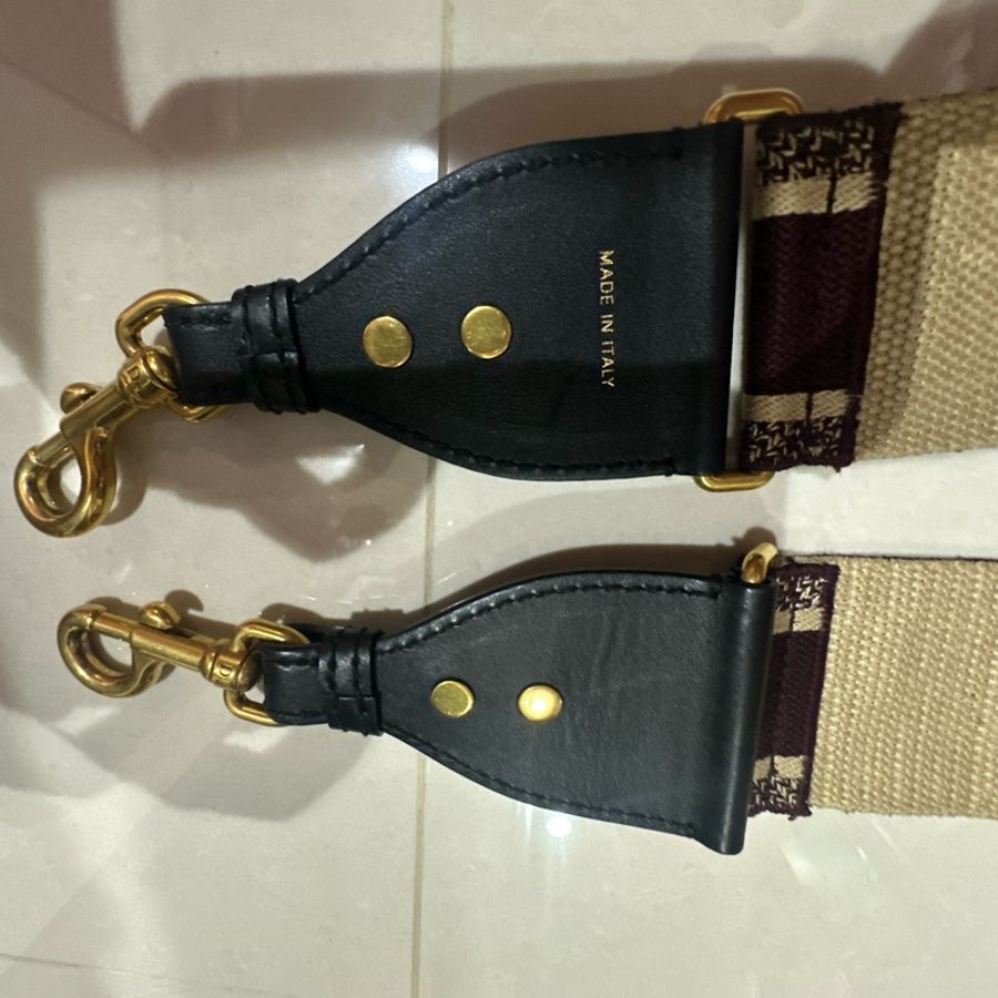 Dior紅米相間背帶-3