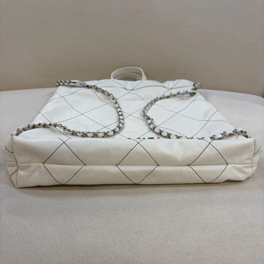 Chanel • 經典白色黑線銀釦22 Bag 後背包 芯片款✨-8