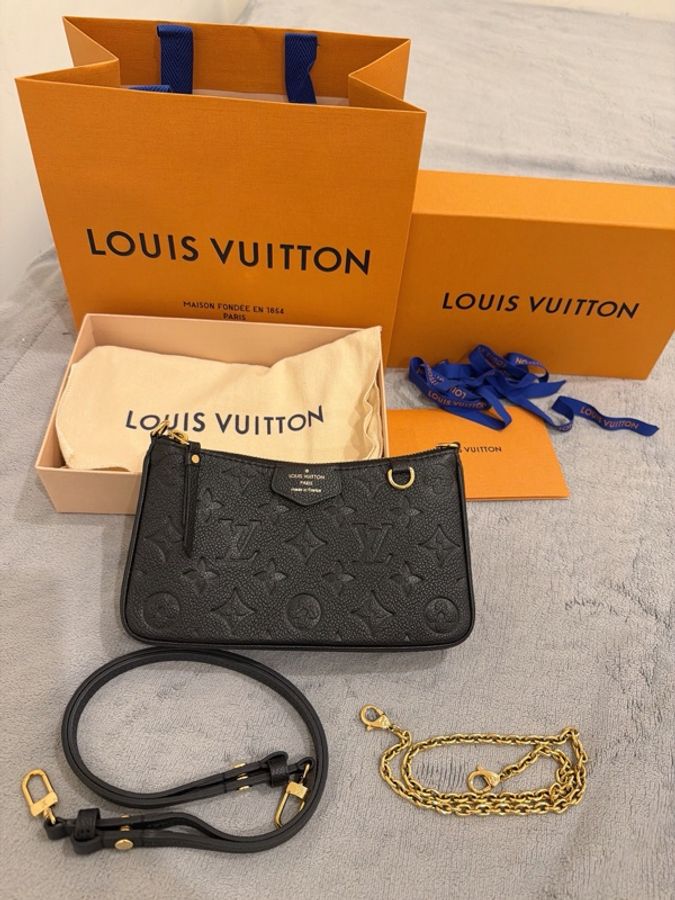LV 斜背包 Louis Vuitton Easy pouch on strap 小包 包包 肩背包-8