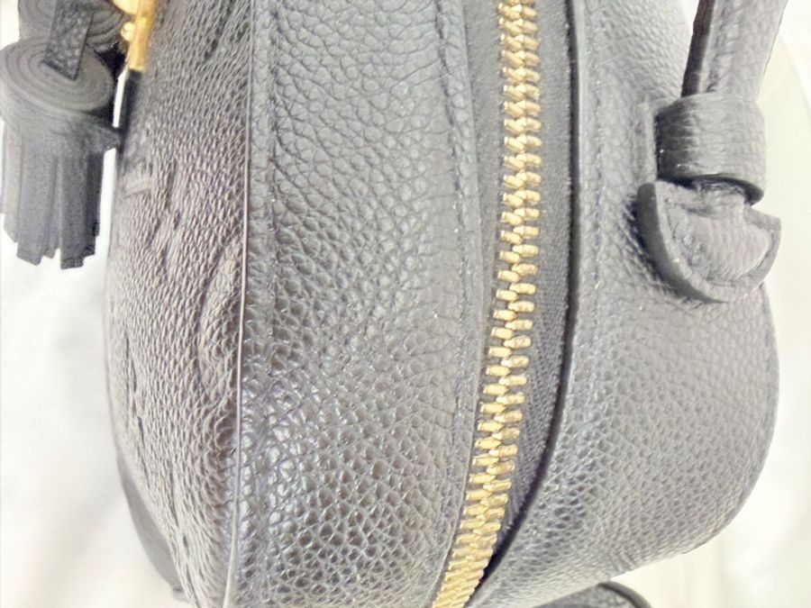 LV 黑牛皮logo壓紋相機包 saintonge-13