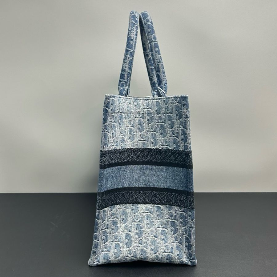 迪奧/Dior 中號 Dior Book Tote 手袋藍色水洗牛仔 Denim Dior Oblique 老花提花面料托特包手提包購物袋-2