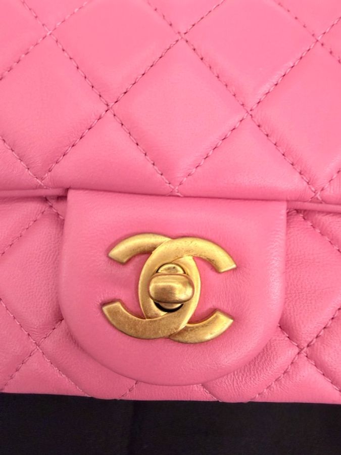 Chanel 芭比粉羊皮金球菱格紋mini20-38