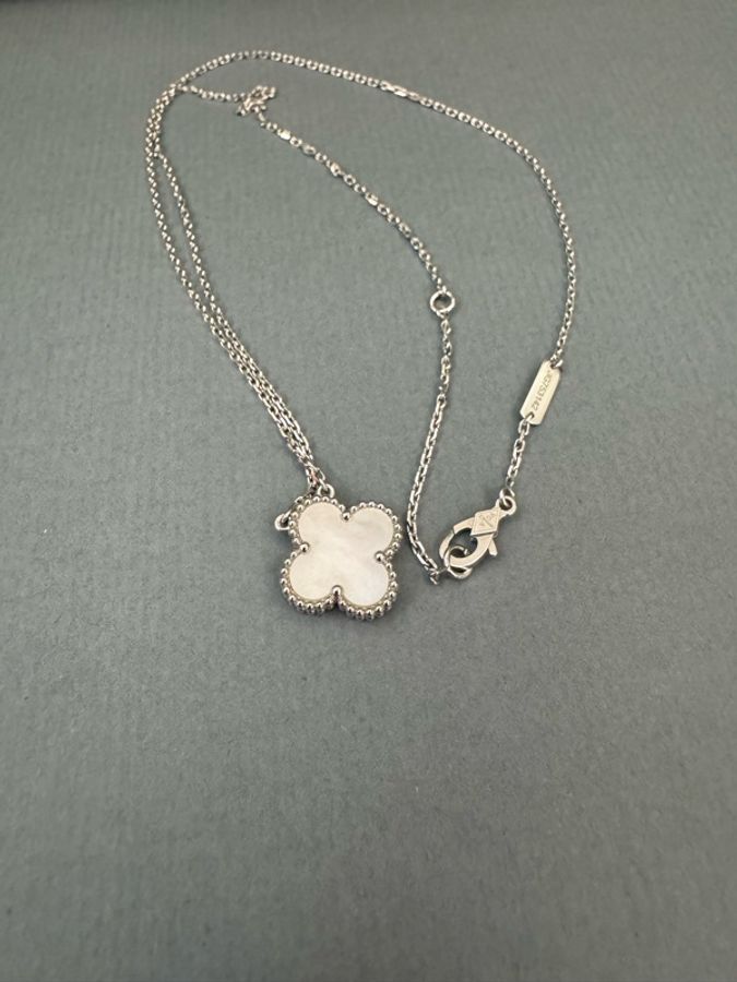 Van Cleef&Arpels四葉幸運草白母貝項鍊-6