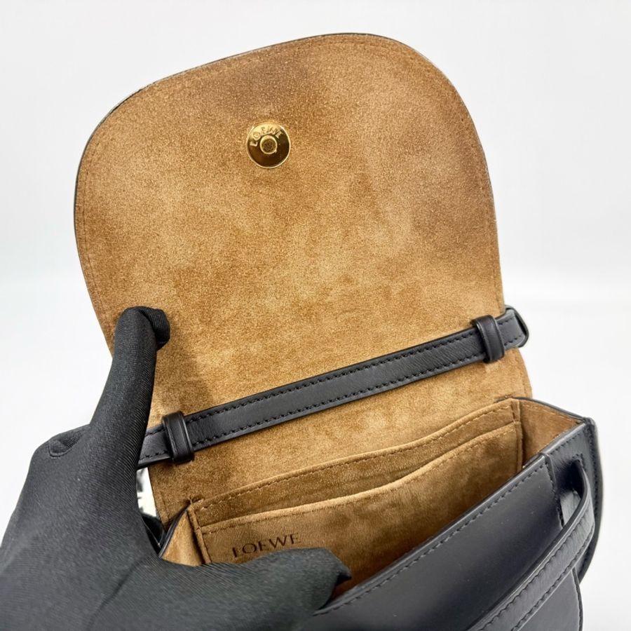 LOEWE黑色牛皮mini gate斜背包A650N46-11