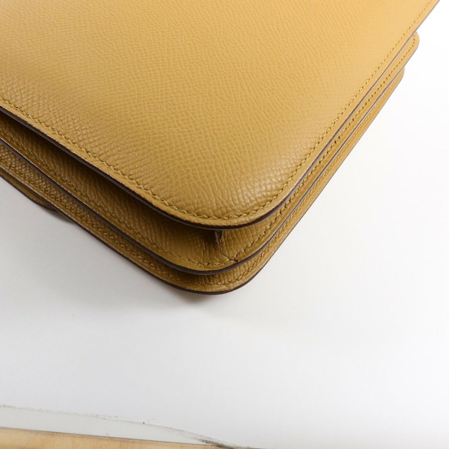 HERMES Epsom皮革Constance Mini肩背袋Sesame-13