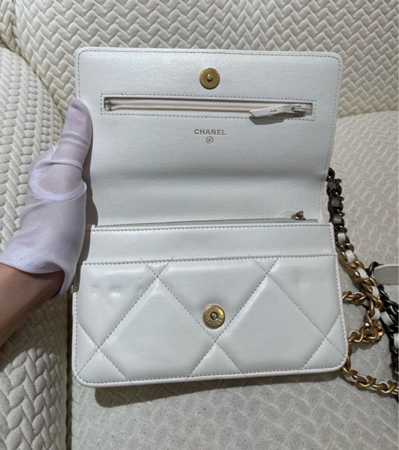 【貴氣年輕🤍全網最甜✨】Chanel 19bag 白金Woc 羊皮鏈條包|單肩包|手提包-7